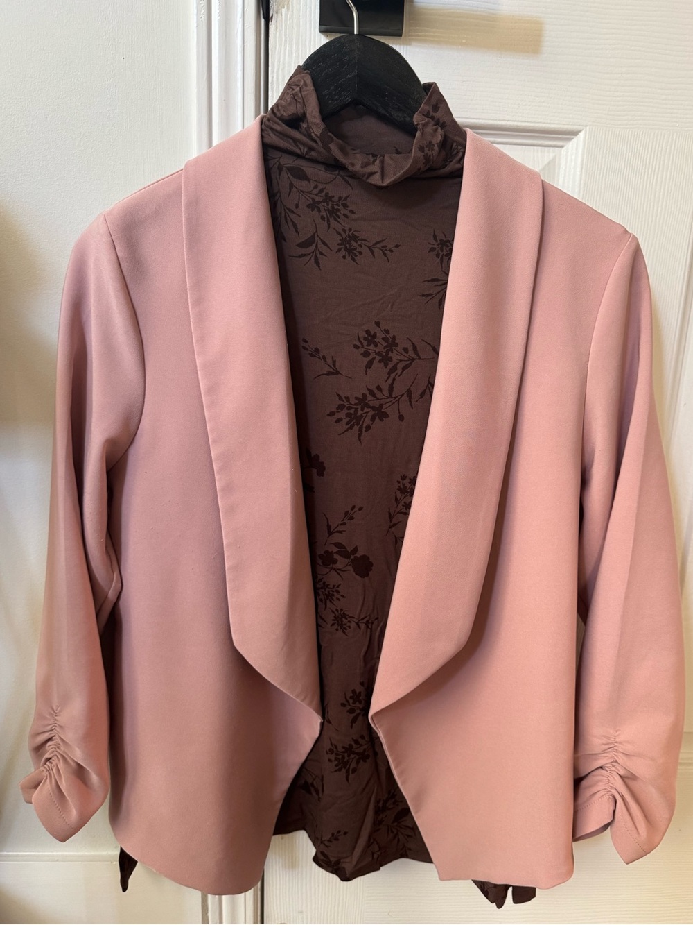 RW&CO. Brown Floral Mock Neck Long Sleeve Top & Light Pink Blazer